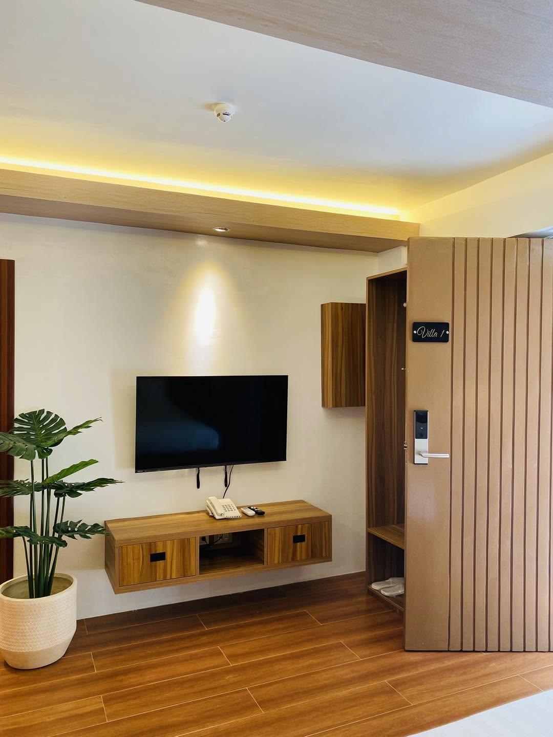 Coffee & Minibar Station